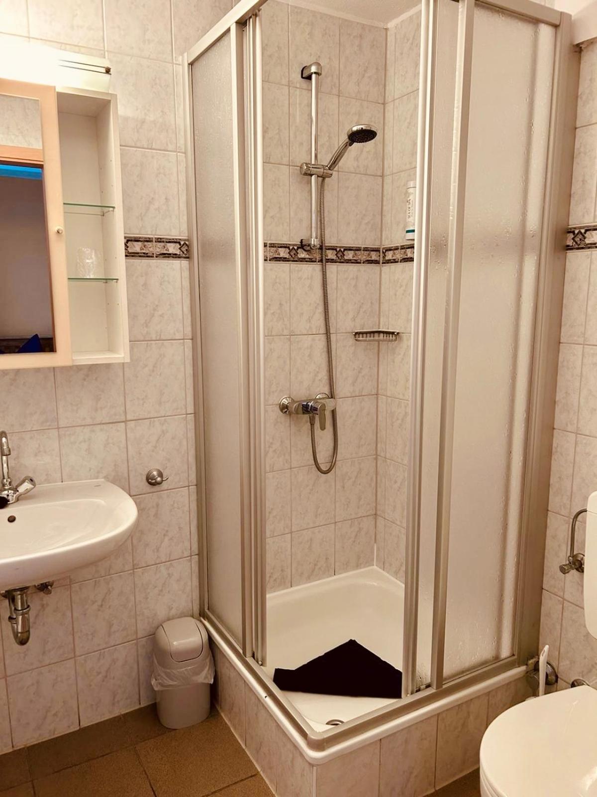 Alter Kornspeicher - Low Budget Zimmer Carolinensiel Exterior foto